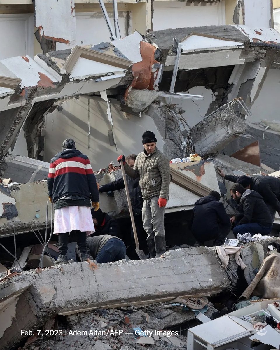 nytimes's tweet photo. At least 150,000 people in Turkey have been left homeless by the earthquake and its aftershocks, which caused about 6,000 buildings to collapse, an official with the International Federation of the Red Cross said.
https://t.co/NnhzaPgAin https://t.co/MdKU8TEp4s