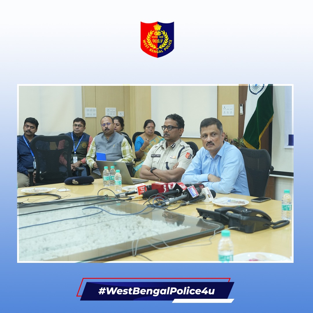 WBPolice's tweet photo. .@mmalaviya1 DG &amp; IGP (WB) has launched “West Bengal Khoya Paya App'' (vide link https://t.co/2ZKaLhcrfm) wherein one can directly upload the details of missing person to find him out. Special thanks to Sanjay Singh IPS, ADG (WZ), WB for bringing his brainchild into reality! https://t.co/7aIBV0SqYh