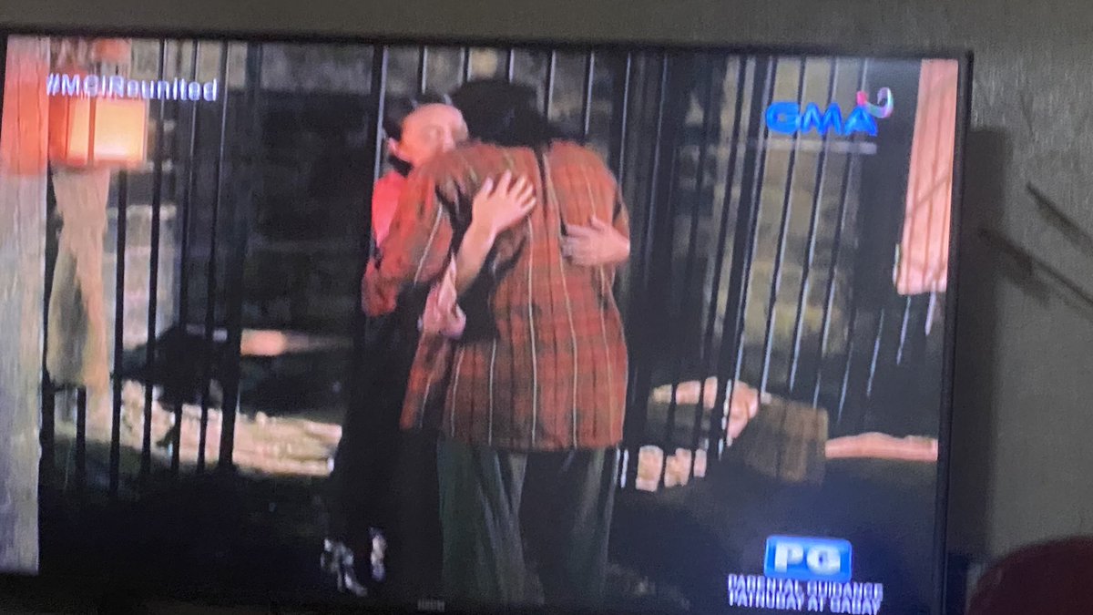 pussandTOKS's tweet photo. OMG!  #MCIReunited https://t.co/bBaAmqz13C