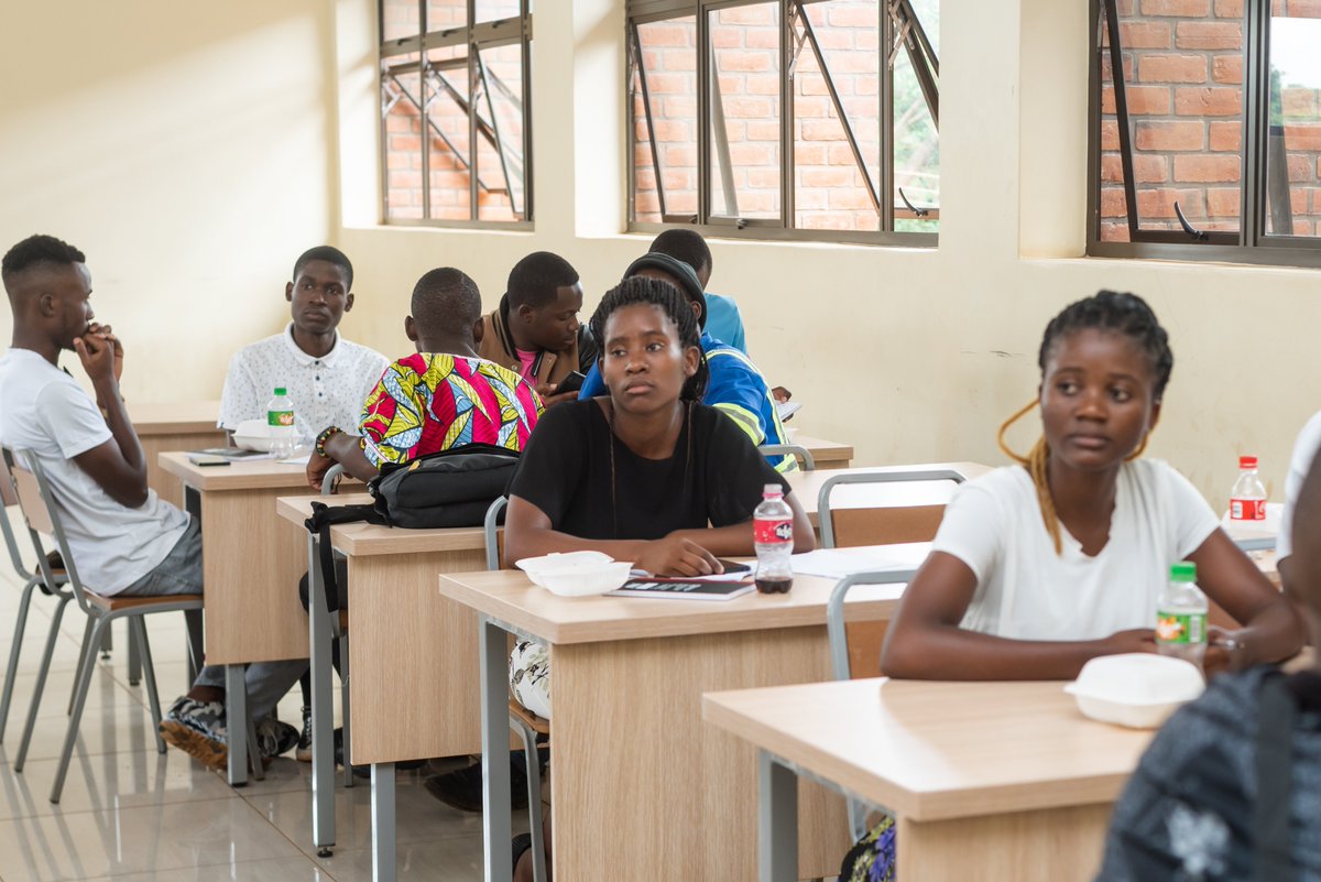 AgribizL's tweet photo. Business Idea Generation Training that was designed to provide the AgribizHub Incubates with necessary skills required to generate innovative business ideas. 
#Luanar #save #agribiz #norwegian_embassy https://t.co/G5acX4eJeJ