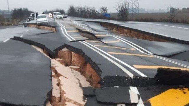 erhanak3535's tweet photo. #Turkey #earthquake https://t.co/7aV6PCFhhH