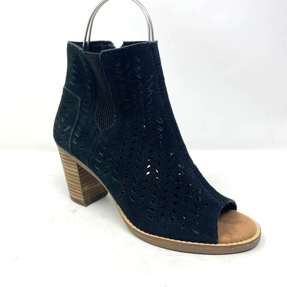 tNtResell's tweet photo. So good I had to share! Check out all the items I'm loving on @Poshmarkapp from @thejonesco_shop #poshmark #fashion #style #shopmycloset #flaganthem #toms #jackbybbdakota: https://t.co/6goN8XBP4L https://t.co/0hcYqr2CvB
