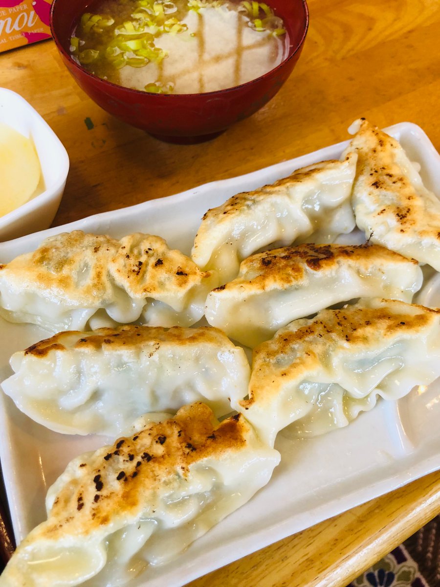bluestardaisuke's tweet photo. 南山形の今日お昼に食べた餃子定食です🥟　小鉢料理が沢山付いてきます。何を頼んでも付いてきます。笑 https://t.co/2jmoedSpAj