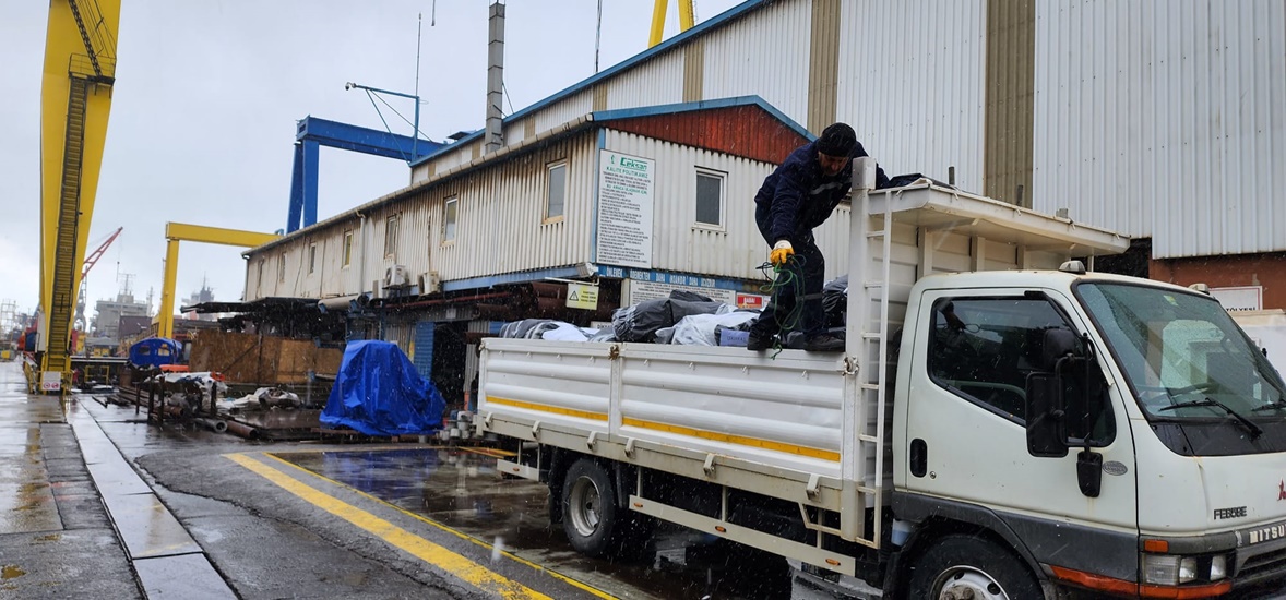 AcechemTanker's tweet photo. As Acechem Tanker family, we have taken action to support those in need in the earthquake region.

Acechem Tanker ailesi olarak, depremzedelerin ihtiyaçlarına bir nebze katkı sağlayabilmek için yardım kolilerimizi bugün yola çıkardık. 

#deprem #eartquaketurkey #TurkeyQuake https://t.co/h7Oq10Acyz