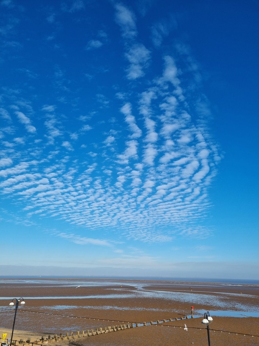 Interesting sky.
#samsungphotography 
#NaturePhotography #clouds