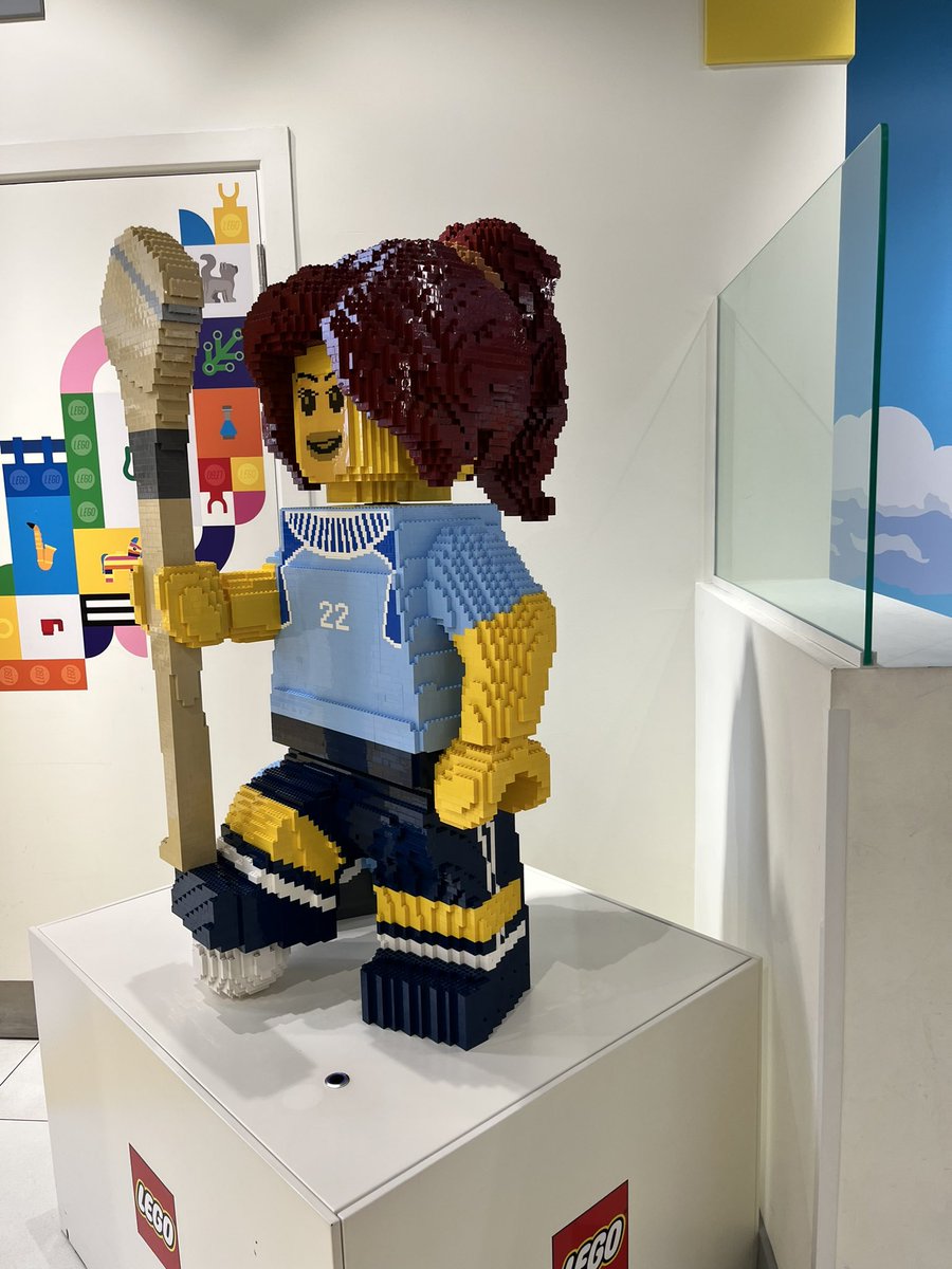 If she can see it,she can be it . I love this in the Lego store 👌🏻🇮🇪