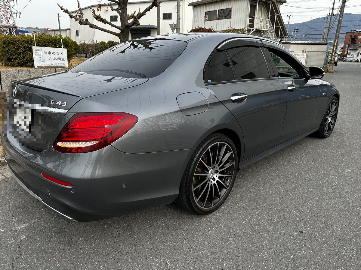 car_stage's tweet photo. メルセデスベンツE43納車致しました🚘💨
#車屋　#車売ります　#新車　#中古車　#修理　#車検　#買取　#オークション　#カーステージ心　#カーステージココロ https://t.co/eHMkR6pA2f