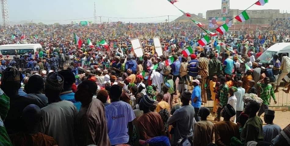 emmaikumeh's tweet photo. Bauchi 🙌🙌😂😂😂 make Labour Party and Apc just they play.. the next president of Nigeria is @atiku. 

ATIKU have not arrived at the stadium yet, the place is so full. 👌👌👌 https://t.co/BwSxrczjUp