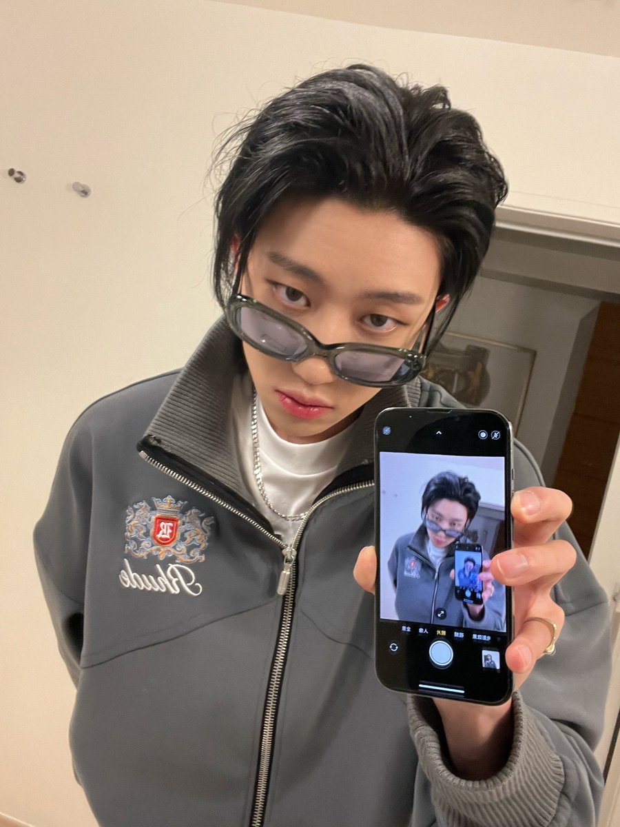 ㅤㅤ   
ㅤㅤ   
              ryo.⠀.⠀⠀ 
              new acc, not new to rp.
              profanities. 
              like &amp; rt to be mutuals. 
 
⠀ㅤㅤ