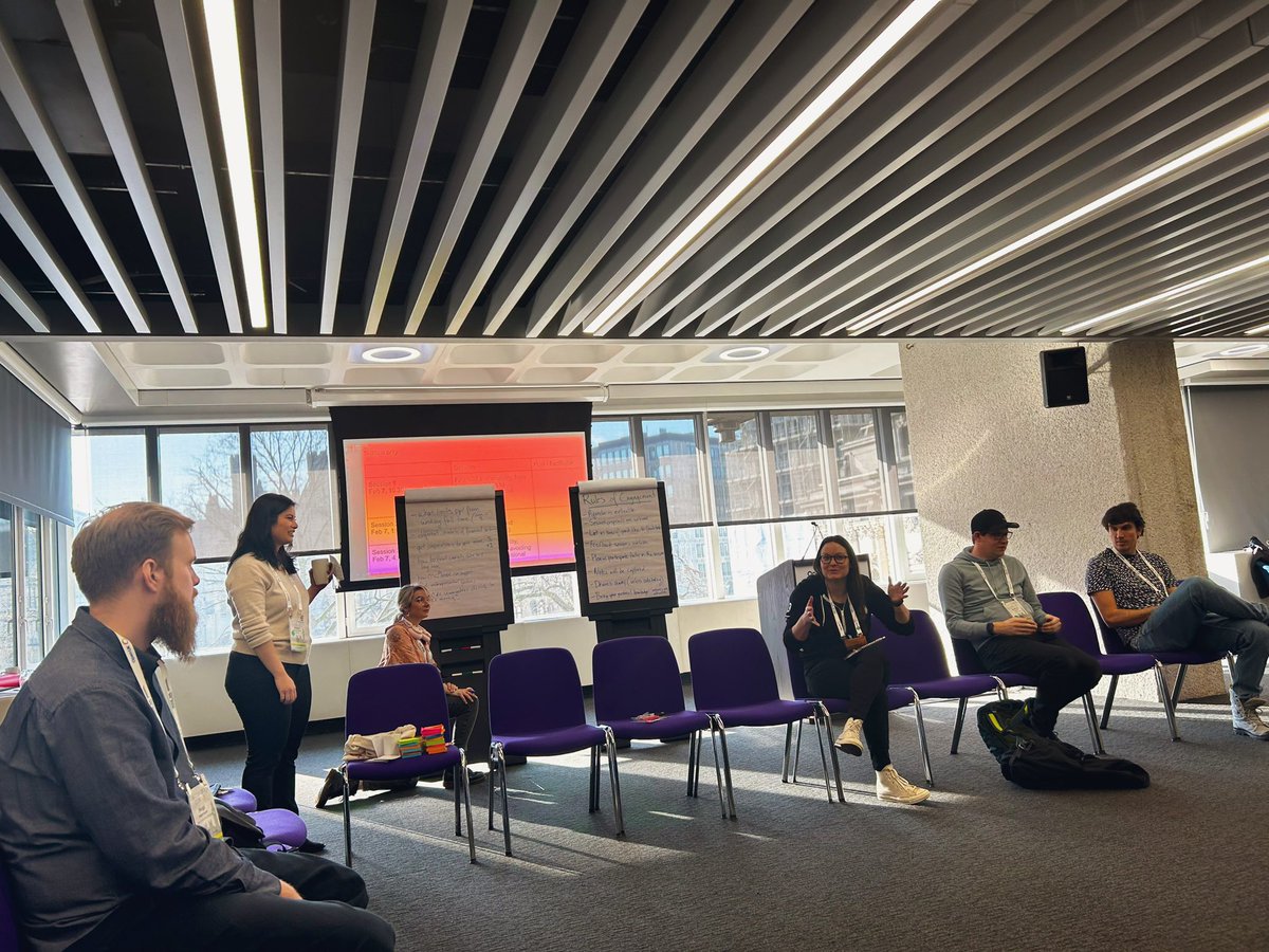 anajsana95's tweet photo. Great discussion in the @SustainOSS breakout room on ways organizations can help w/ open source sustainability and resiliency 💜 Thanks @openuk_uk #StateOfOpenCon 🇬🇧 https://t.co/lg6hAh7ngp
