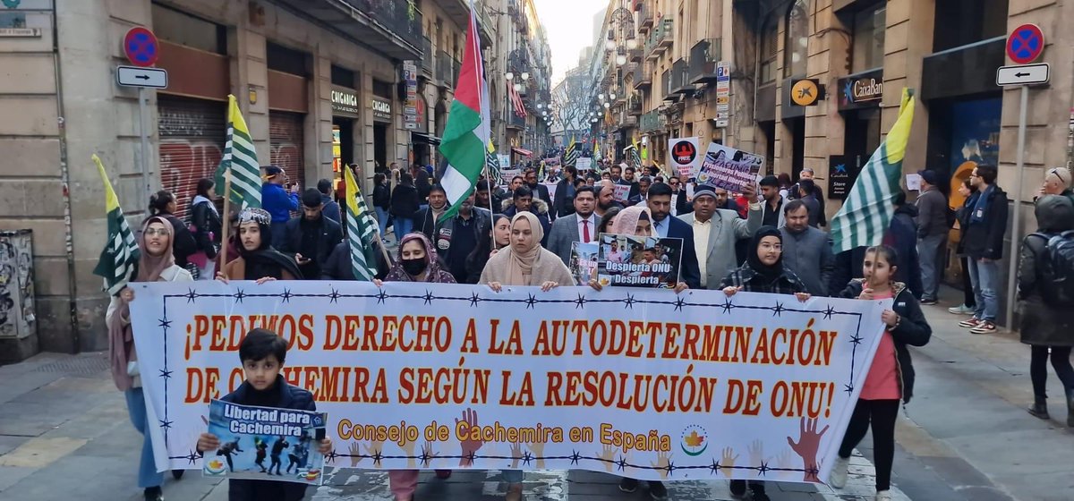 fahim_kayani's tweet photo. Kashmir Solidarity March in Barcelona, Spain https://t.co/ChBkQOVcVm