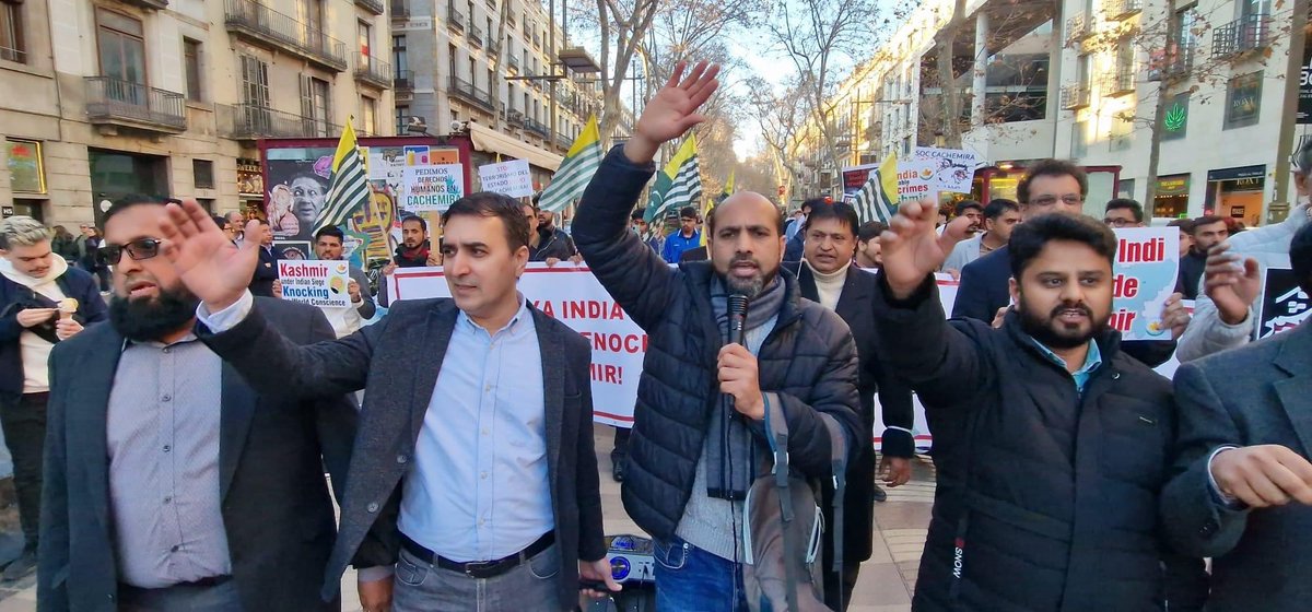 fahim_kayani's tweet photo. Kashmir Solidarity March in Barcelona, Spain https://t.co/ChBkQOVcVm