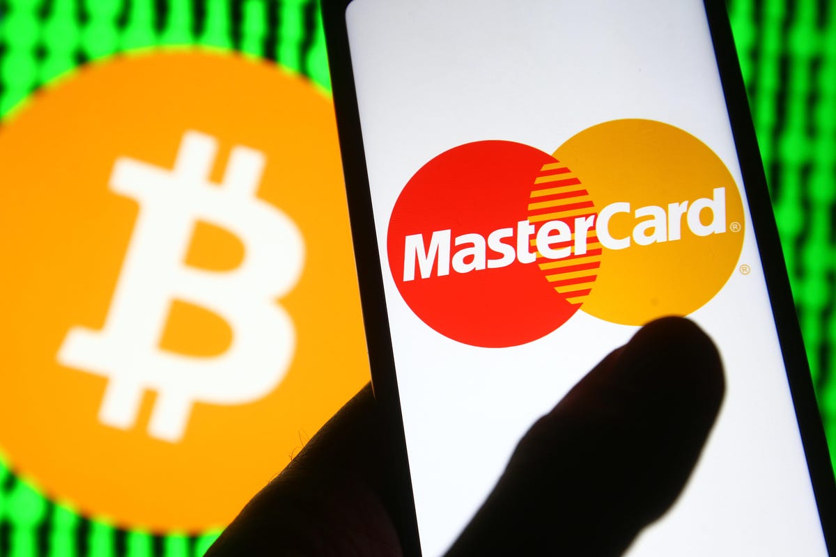 V_Chaponnay's tweet photo. 🚨 FLASH - "Nous allons avoir un monde où tout sera tokénisé" !

C'est ce qu'a déclaré le CEO de Mastercard, qui vient de dépasser les 2 milliards de transactions tokenisées par mois (+38% YoY).

Les entreprises "TradFi" prennent le virage de la blockchain, suivez le mouvement 👀 https://t.co/WlhJSp03dN