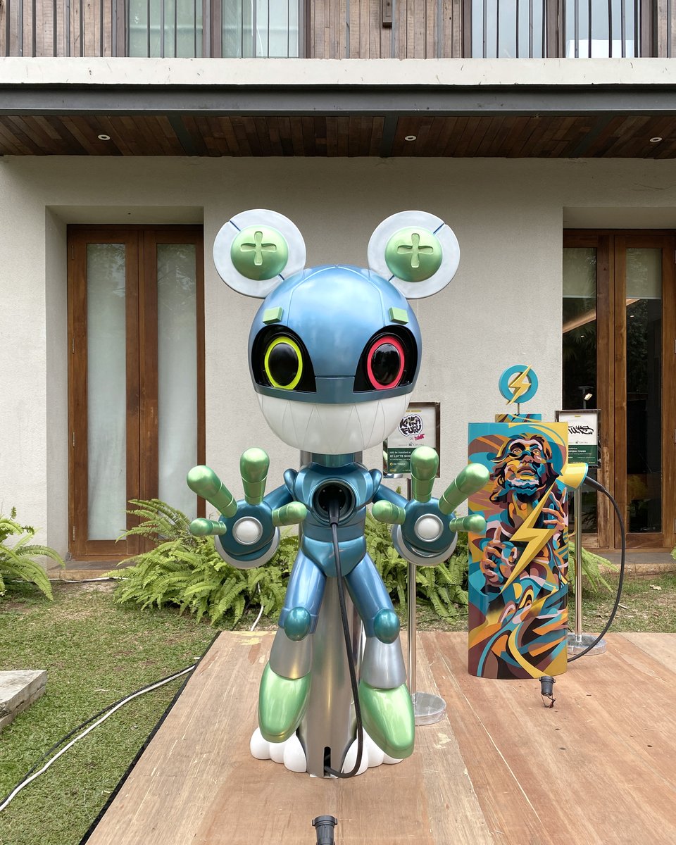 Karafuru tweet media