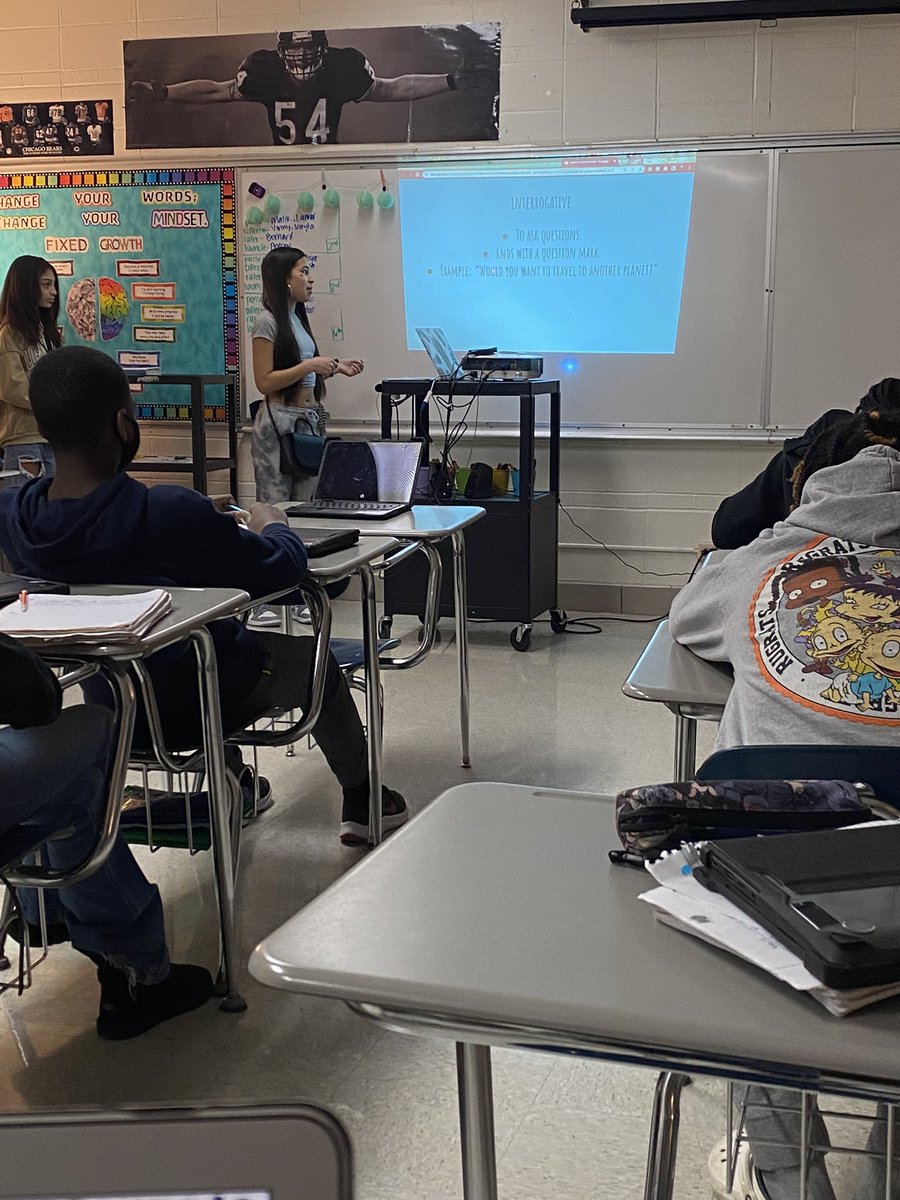 More student lessons! Today, they are teaching about sentence types! #d161learns #minilessons