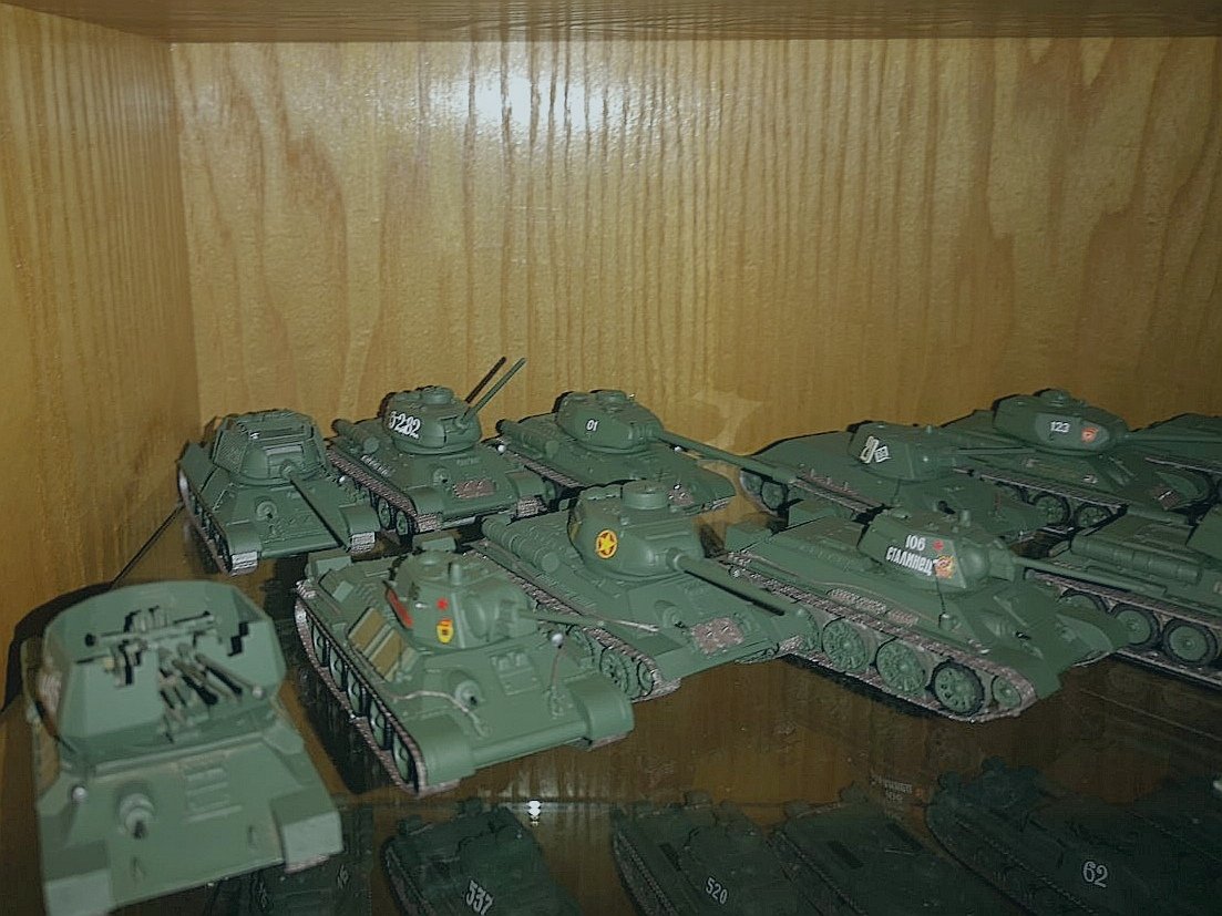 ThomasRamona2's tweet photo. Darf man heutzutage eigentlich noch #Russian #Panzer verkaufen? Ich frage für einen Freund. Maßstab 1:72 und 1 :87. Ebenfalls sind #Military #fahrzuge der #DDR vorhanden.
Bei Fragen oder Interesse, bitte melden! https://t.co/iuKJvxkR0x