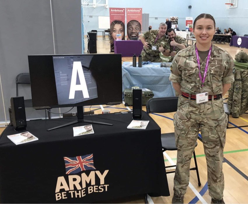 158RegimentRLC's tweet photo. 160 (Lincoln) Sqn are today at @lincoln_college Careers Fair, interested in a paid part-time role at your local Army Reserve regiment then pop along for a chat. #belonging https://t.co/Z0WY5nDNPC