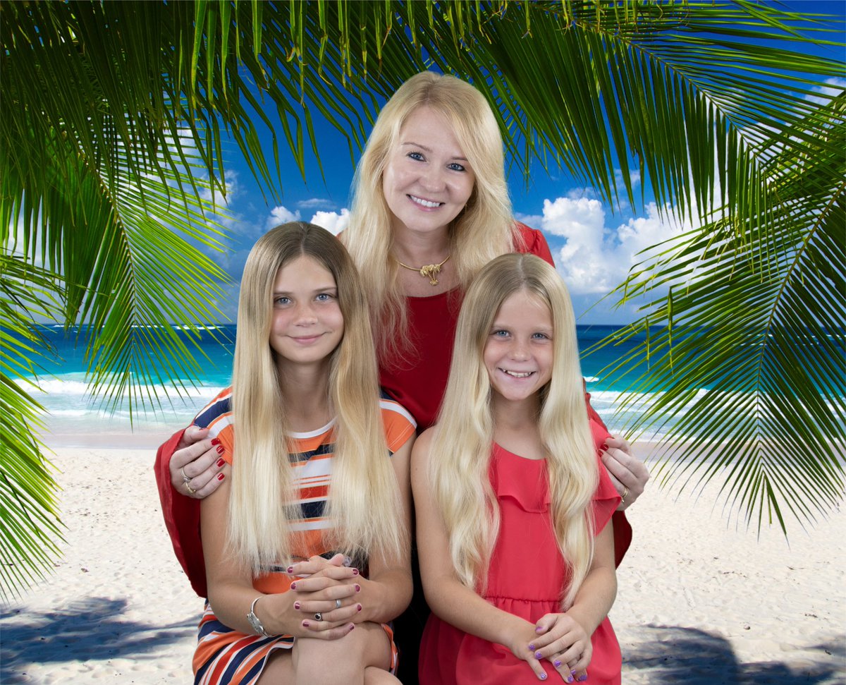 Meet Eva Polizze, the author of the Mishaps in Paradise diaries, and her two daughters, Olivia and Claudia. 
#mishapsinparadise #authors #author #AuthorsOfTwitter #writer #middleschool #middlegrade #books #BookLover