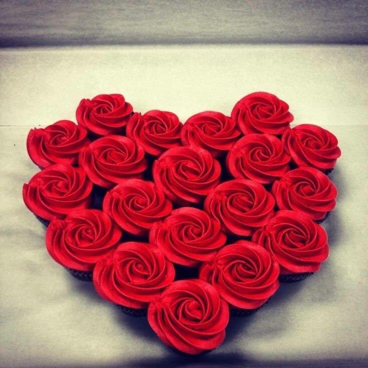 JOBCakes21's tweet photo. 😍😍😍Un coeur de cupcakes pour rappeler votre flamme.
Pour vous différencier, il est possible de rajouter des mots d'amour propre à vous.

📱697646788

#valentinecake https://t.co/W6FPk2UmfG