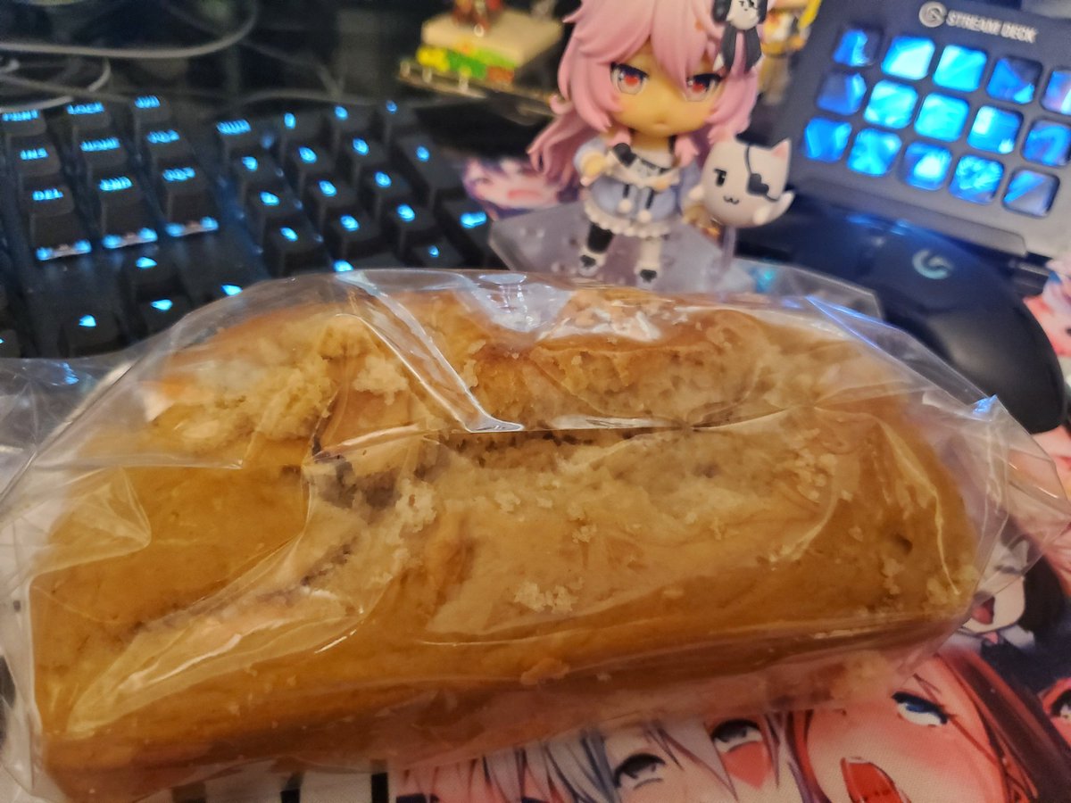 Tendaras's tweet photo. Did I male the PB bread? Yes.
Did I mess up and forget to grade the pan and the bottom stuck? Yes.
Did I still eat the bottom and now am sitting here with a loaf of pb bread as my snack? Also, yes.
#VTuberCooking #VTuberBaking #VTuberEats https://t.co/fkJiJ1SGOr