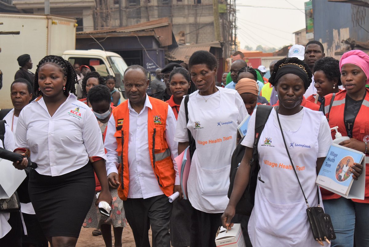 Living_Goods's tweet photo. After the launch of the #CommunityHealthWeek2023, the Director General of Health Services at @MinofHealthUG, Dr. @henrymwebesa and other leaders from the Ministry and Kampala Capital City Authority were led by the community health workers to visit the households where they work. https://t.co/3MccIYDoXH