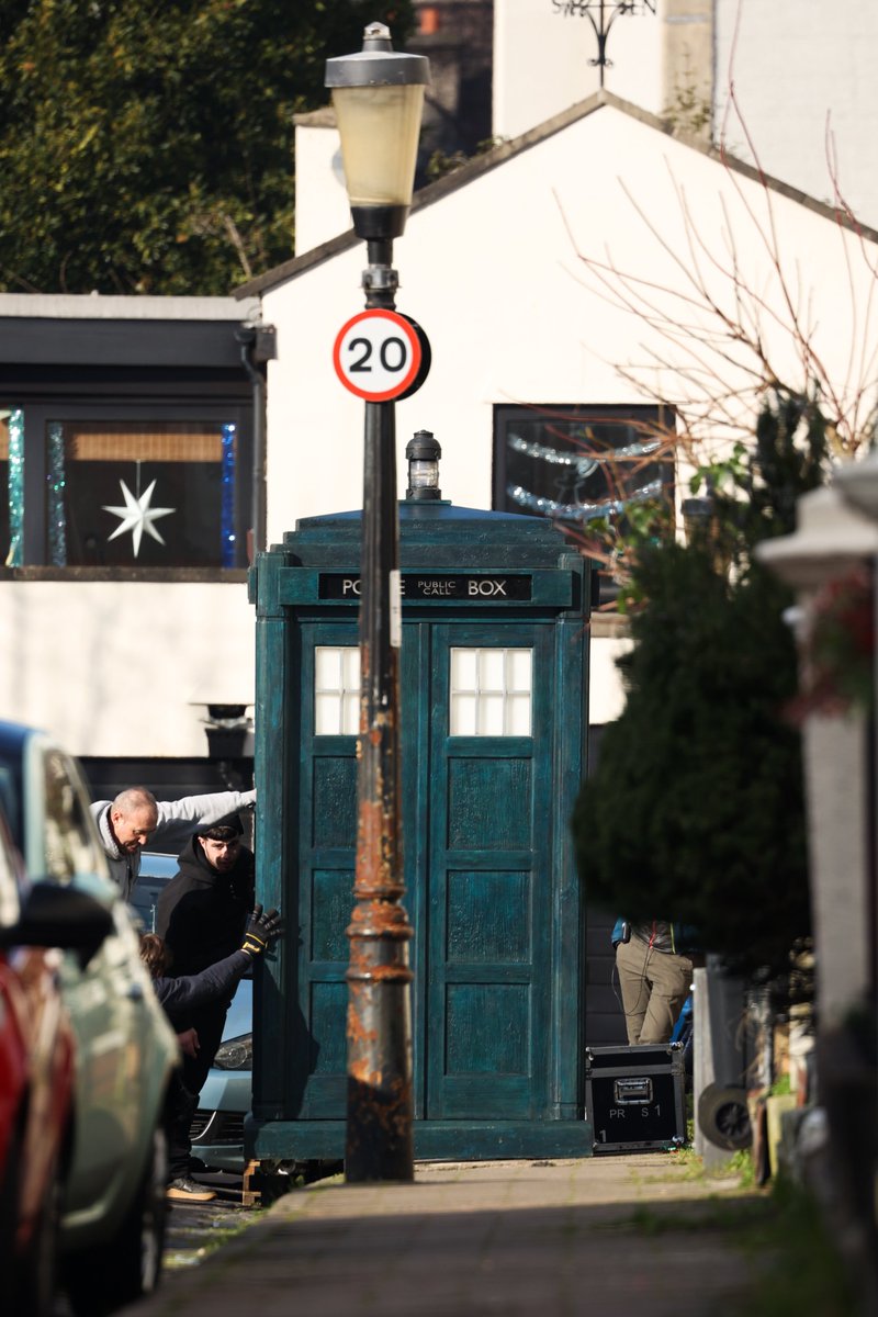 TomWrenPhoto's tweet photo. Millie Gibson who plays Ruby Sunday, the Doctor's new companion during filming for Dr Who in Bristol today @SWNS  

#drwho #bristol #dwsr https://t.co/LiJtMAEZzb