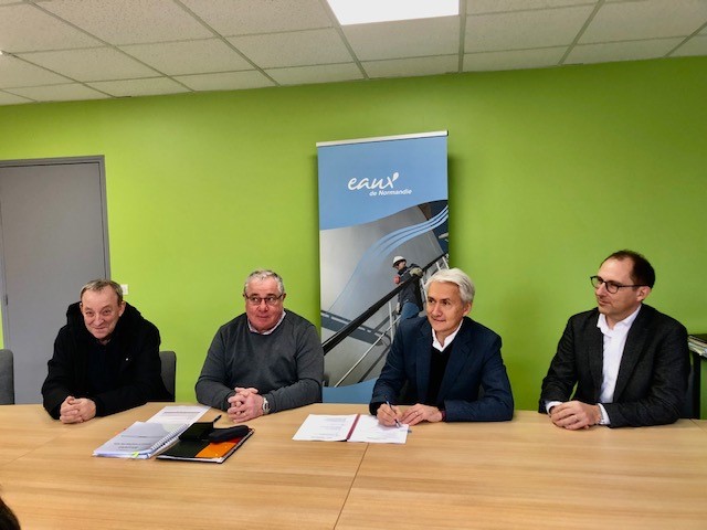 Le Syndicat Intercommunal d'Alimentation en Eau Potable du Haut-Perche confie à Eaux de Normandie <a href="/suez/">SUEZ</a> pour une durée de 12 ans la concession de service public de l'eau potable : 7700 abonnés répartis sur 24 communes du territoire. #eau #environnement 
<a href="/LaurentBesse1/">Laurent Besse</a> <a href="/BAMarilh/">Beatrice Marilhet</a>