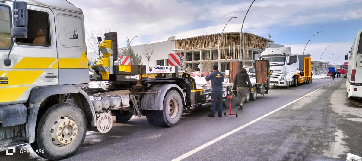 Elhamdülillah Araçlarımız  <a href="/Konyabuyuksehir/">Konya Büyükşehir Belediyesi 🇹🇷</a> Sevk Ve İdaresinde Afet Bölgesine Yola Çıktı.
#depremden #deprem #hatayyardimbekliyor