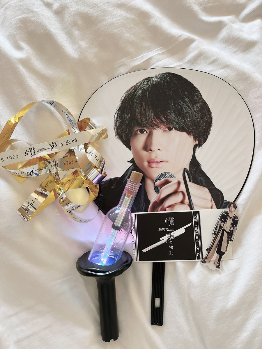 ST__hi618's tweet photo. 【慣声の法則　福岡 1/29 夜】
with Mom👩🏻

地味に初マリンメッセ
そしてスタンド6列目🤟🏻🤟🏻
スタンド最前かアリーナやと期待しかしてなかったけど、花道来た時同じ目線すぎて🥹
(北斗全然来なかったの辛すぎたけど笑)
去年の広島以来の北斗、安定にイケメンすぎたし、MC優勝🏅

#SixTONES_慣声の法則 https://t.co/BNLDdQn7Vy