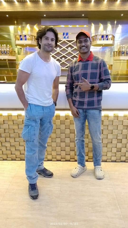 RajeevkSquad's tweet photo. Picture with a fan @RK1610IsMe https://t.co/RpyF9brxDv
