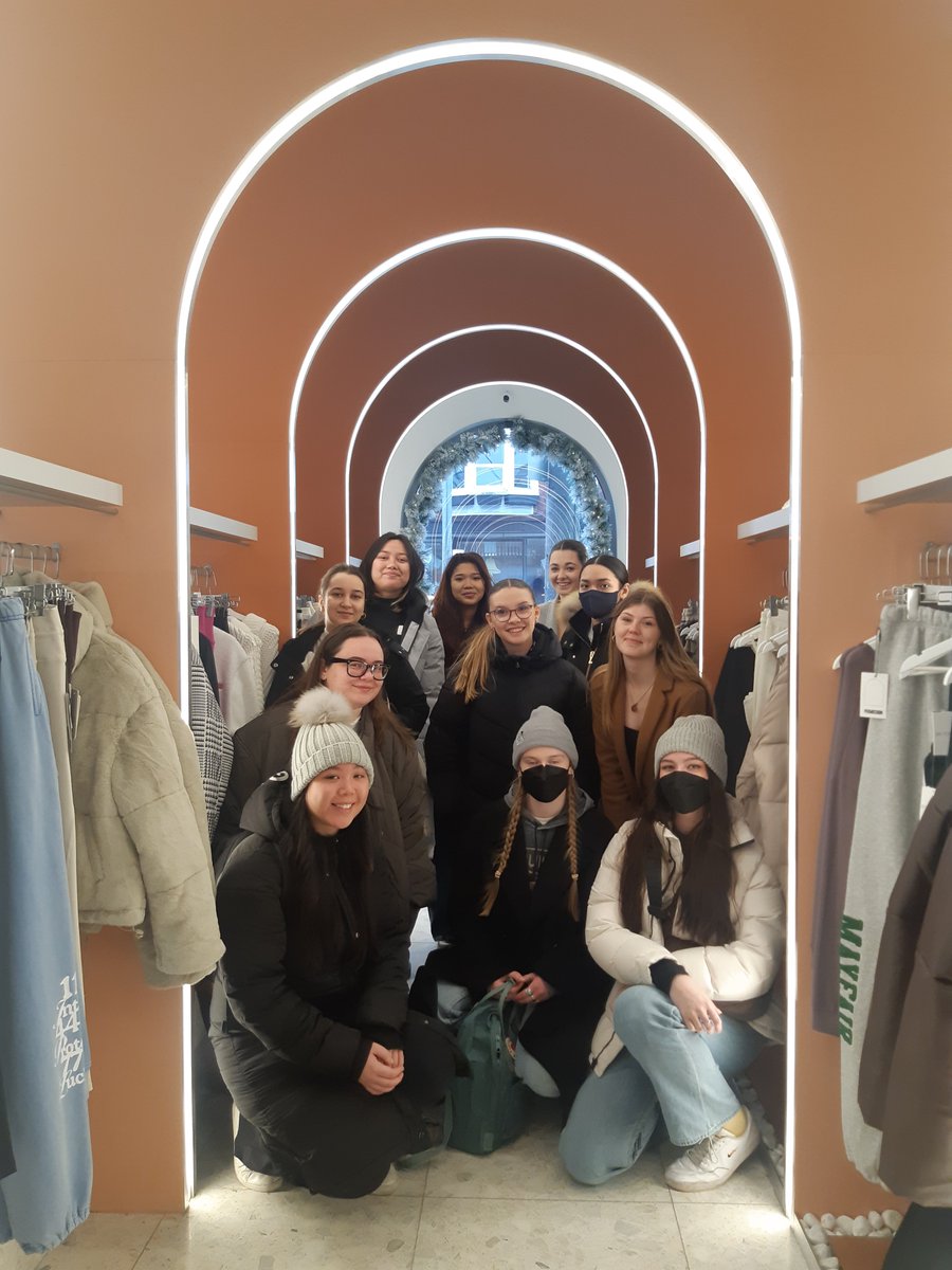 HumberAppTech's tweet photo. We are enriching our students’ learning experience w/ inspiring field trips! #HumberFAST #interiordesign students headed downtown to visit Permission, Toronto’s newest athletic fashion store &amp; meet the architect behind its design. February FAST News 🔗 https://t.co/7myt0RRW8u https://t.co/ccCgoeAPDN