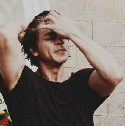 Paramm555's tweet photo. 300 cr club ginvate the voh.
Abh ham 400 ginayenge!
400cr films.
SRK :- 1.
Whole Bollywood :- 0.
#NoCompetiton #SRK #ShahRukhKhan #Pathaan #Daddyshome https://t.co/AWzbckP0qI
