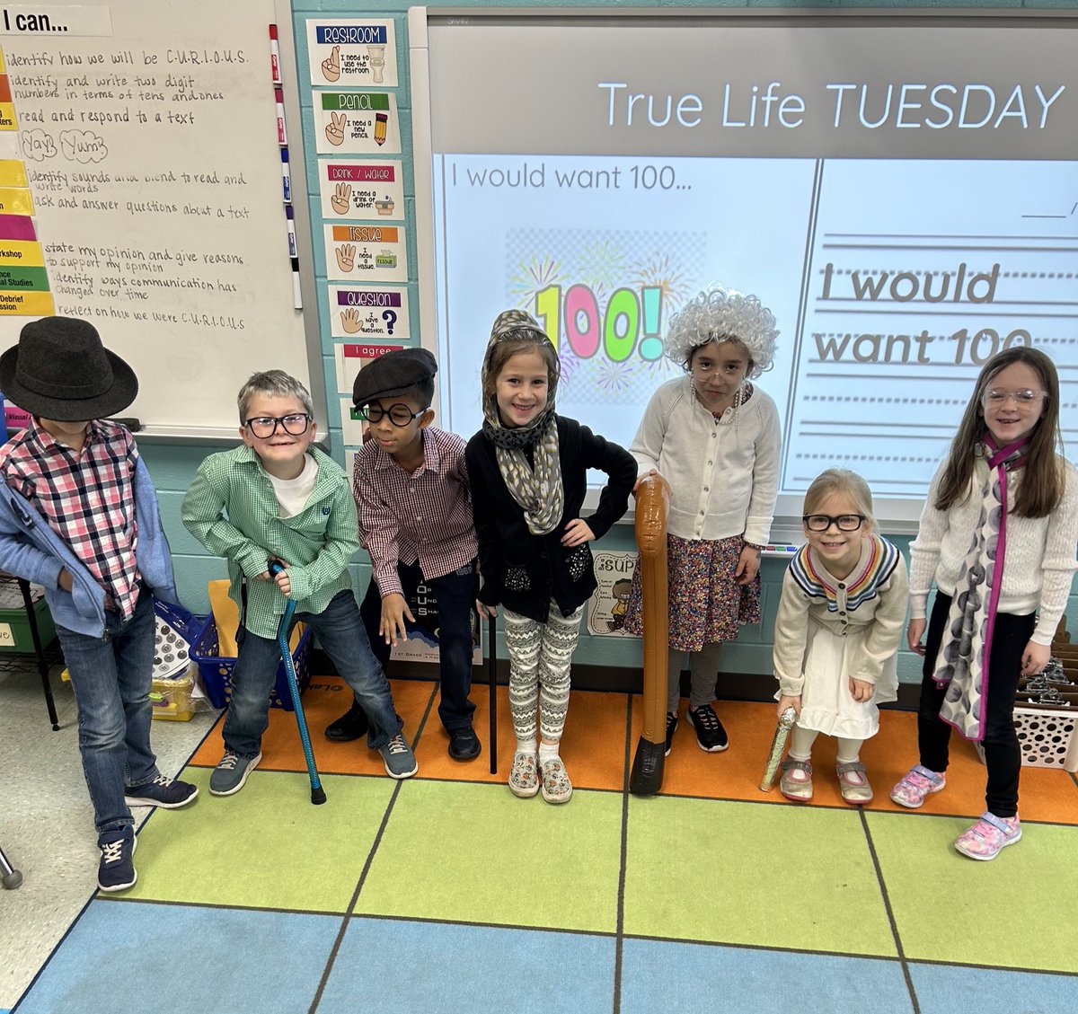100 days of 1st grade! 100 days smarter! 💯🎉 #aacpsawesome #funinfirstgrade #100thdayofschool <a href="/arnoldaacps/">Arnold Elementary</a>