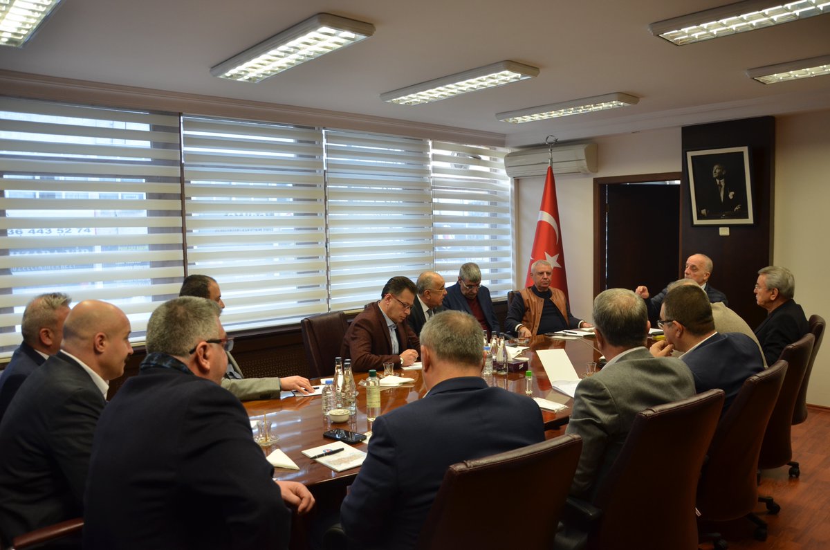 turkiskonf's tweet photo. TÜRK-İŞ KRİZ MASASI TOPLANDI 

https://t.co/HpRi4etGbk https://t.co/zKSqN0oe7u