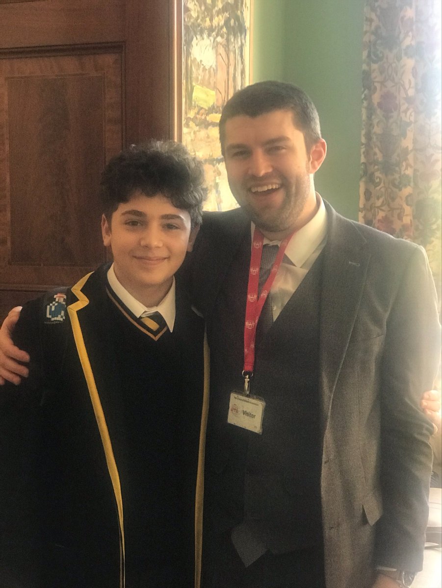 oratoryschool's tweet photo. "I've missed them loads!" This former @StEdsPrep pupil couldn't wait to catch up with his @StEdsPrep teacher and old school friends today at our @Oratory_English #DebatingDay 😃 https://t.co/pQEJswTMgt