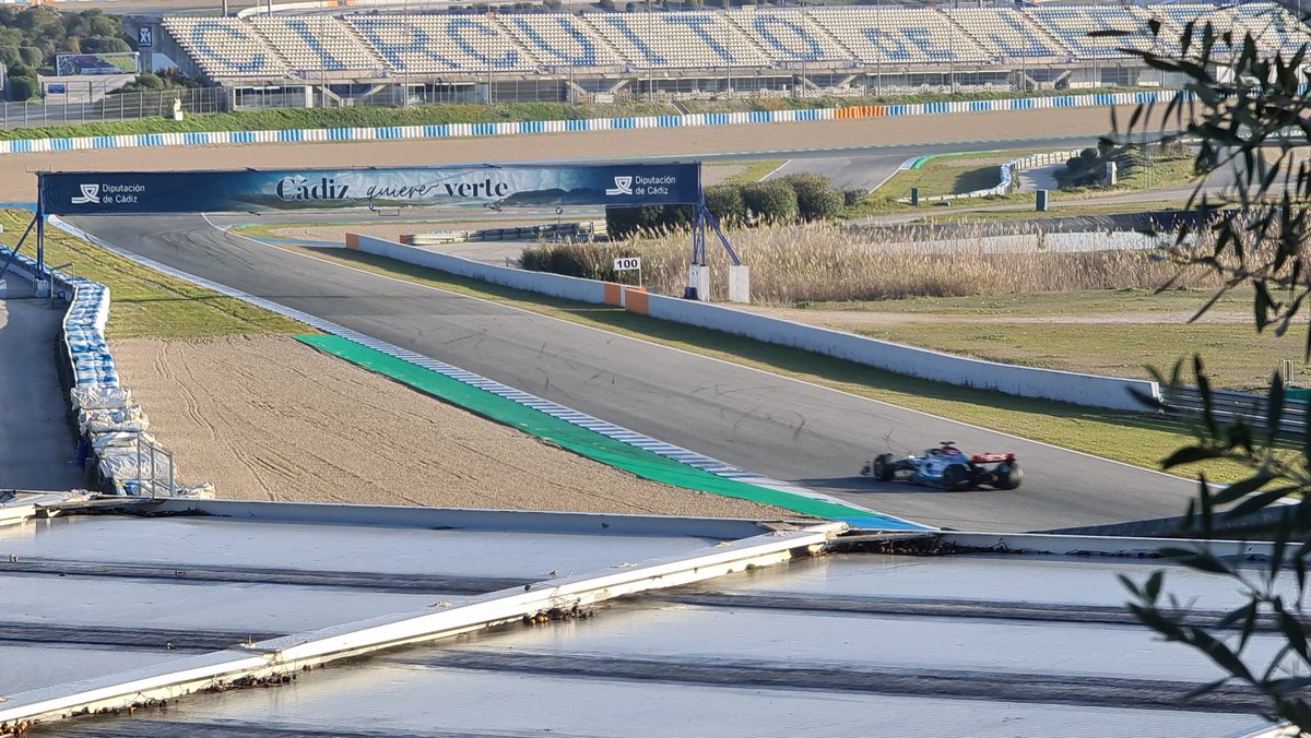 MercedesAMGF1EN's tweet photo. Lewis drives the W13 at Jerez de la Frontera to test for Pirelli today. https://t.co/dkRZp3nqkN