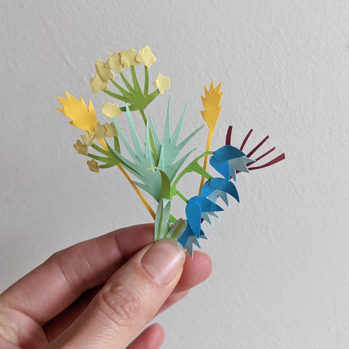 BronteParsonage's tweet photo. 🌷Looking for some Brontë fun this half term?

Join us from 11am -3pm next Wednesday for our free family drop in workshop. Be inspired by the gardens and moors and make your own miniature meadow. 

*ID: a person’s hand holding mini colourful paper flowers https://t.co/2ORvSnkcGE