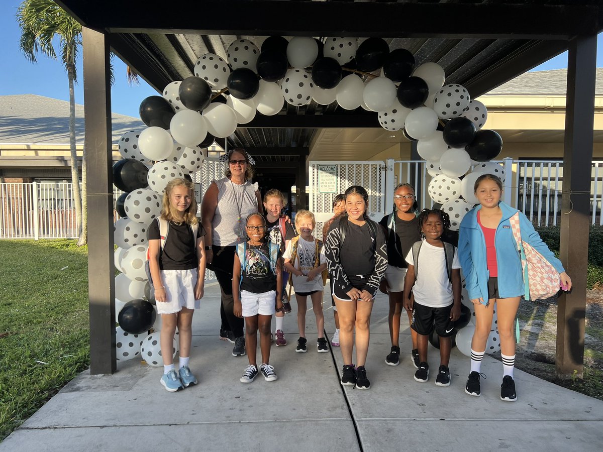 Today we celebrate 101 days of learning and fun at Lake Park. There are puppies everywhere and I think I even saw Cruella! .<a href="/LPEPanthers/">Lake Park Elementary</a> .<a href="/Collier/">collier meyerson</a> schools 🐾🐾🐾