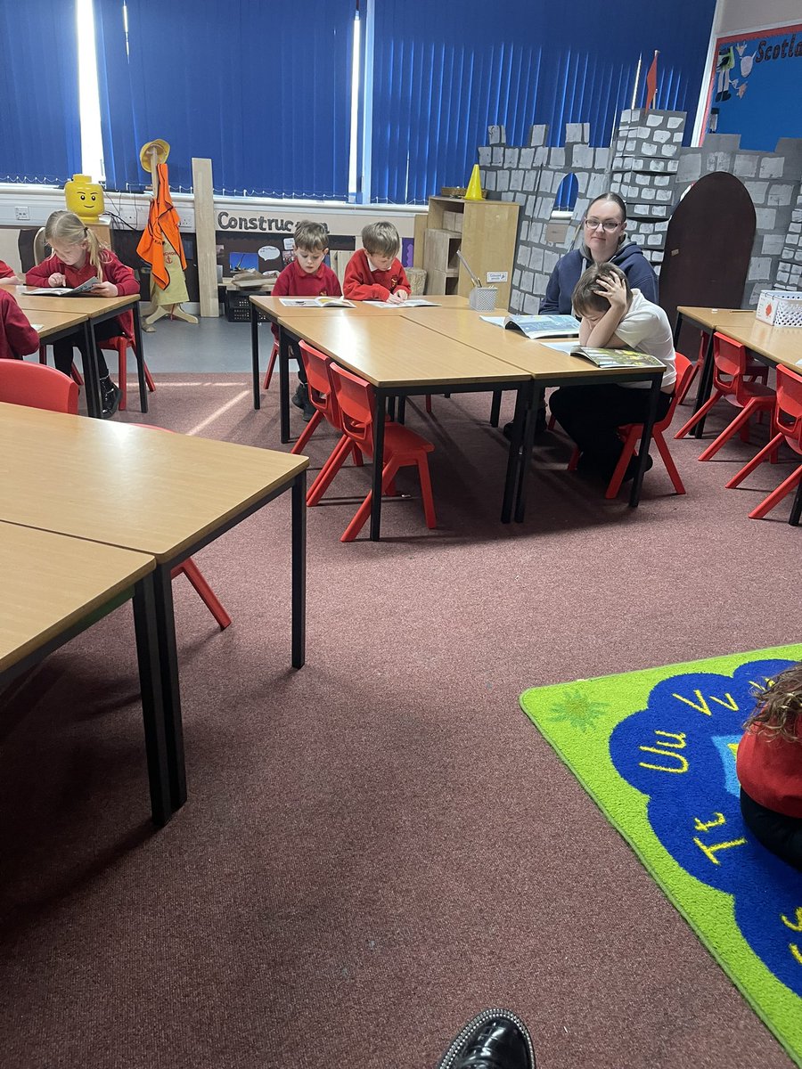 MissOrrP2's tweet photo. DEAR - Drop Everything and Read. 📖 @DeansPrimary @Deans_Reading https://t.co/J0IWxHxgha