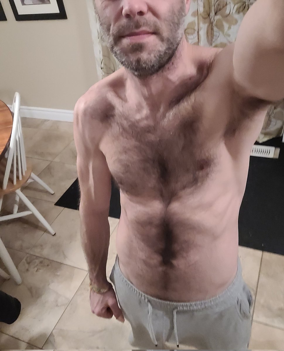NotMarriedlookn's tweet photo. #asstuesday https://t.co/mSiS9vNmuz