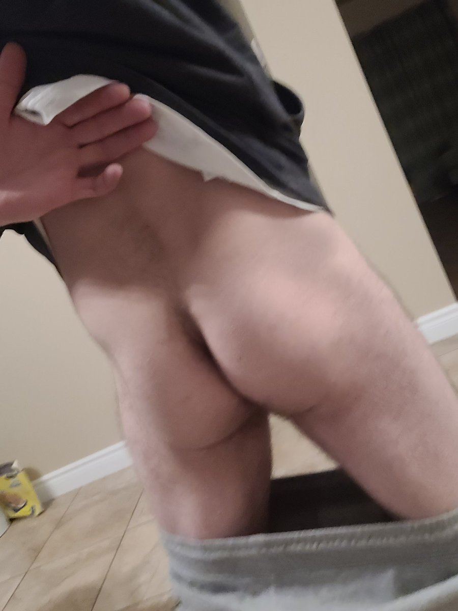 NotMarriedlookn's tweet photo. #asstuesday https://t.co/mSiS9vNmuz
