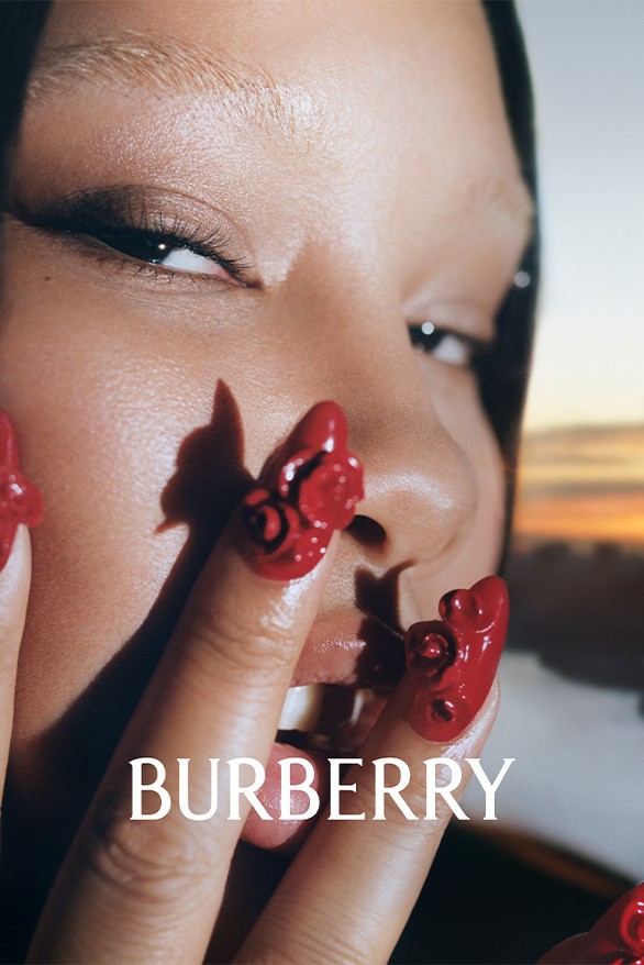 zhenyary's tweet photo. Shout out to Daniel Lee on the Burberry rebrand. Seems like we are all bored of the super minimalistic approach, welcome to a new era https://t.co/8LkLyRzEur