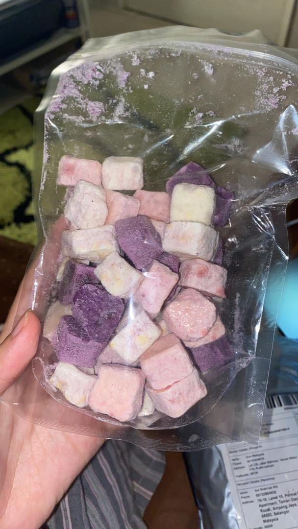 fromkayangan's tweet photo. siapa yang suka benda masam2 tu, tolong lah try yogurt cube ni 😭♥️ macam milo cube tapi rasa yogurt + creamyy gilaa 🥺😍 
AND ITS CRUNCHYY https://t.co/PZyk8B2rpY