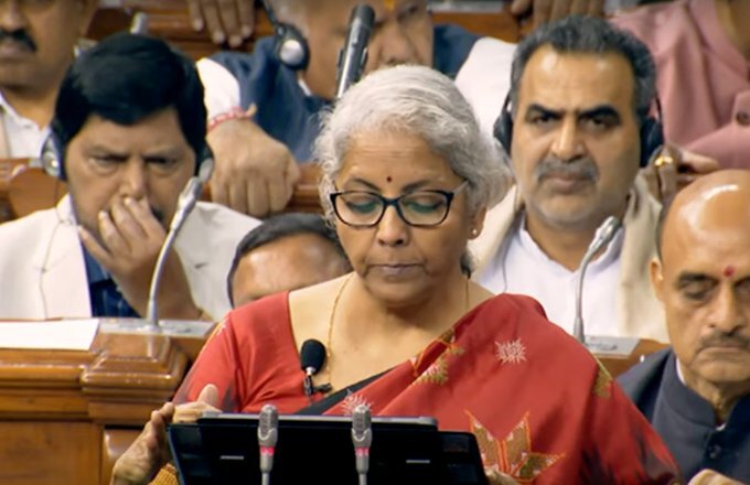 theraisinahills's tweet photo. #Budget lays roadmap for green growth
By @KaushikDeepa_ for @theraisinahills 

Read: https://t.co/0o0I9dFLDi

#Economy #greenenergy #Hydrogen #ClimateAction https://t.co/fWkmE46foc
