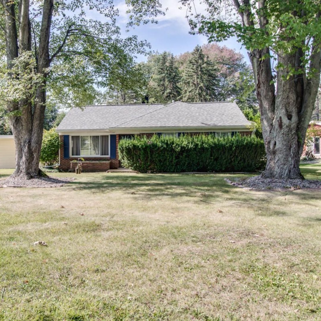 Gavin_Homer2's tweet photo. ✨🏡 Welcome Home 🏡✨

🥳 Congratulations to our buyers on the purchase of this beautiful ranch that lies in Battle Creek! It was a pleasure representing you guys throughout this transaction, we can’t wait to watch your family grow within your new home. Cheers 🥂 https://t.co/2RNY4nNIJk