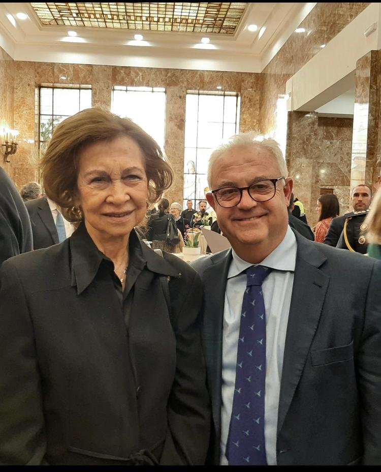 HUReinaSofia's tweet photo. 📰🥇Los galardones Íñigo Álvarez de Toledo de @friat_es reconocen con el 1º premio en #InvestigaciónClínica un ensayo clínico sobre Profilaxis de la infección por citomegalovirus #CMV entre los Servicios de Enfermedades Infecciosas y @NefroHUReinaSo1 de @HUReinaSofia e @IMIBIC. https://t.co/hQNR4mwb7b