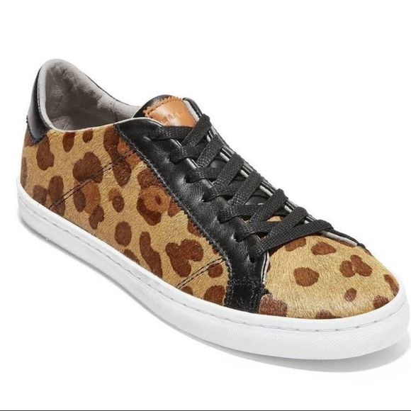 KjPosh's tweet photo. So good I had to share! Check out all the items I'm loving on @Poshmarkapp from @LopezDaby #poshmark #fashion #style #shopmycloset #colehaan: https://t.co/HIp6tNHM74 https://t.co/flEL34F5hH