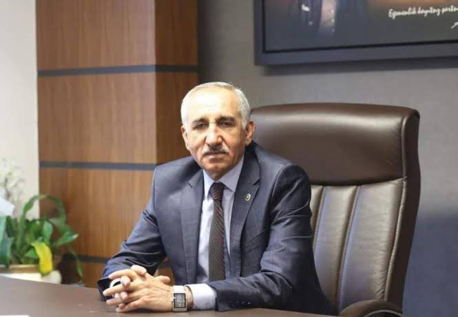 Enkaz altında kalarak hayatını kaybeden Adıyaman milletvekiliz Yakup Taş’a ve  eşine Allah’tan rahmet diliyorum, sevenlerine bilhassa Adıyamanlı hemşerilerime başsağlığı diliyorum.