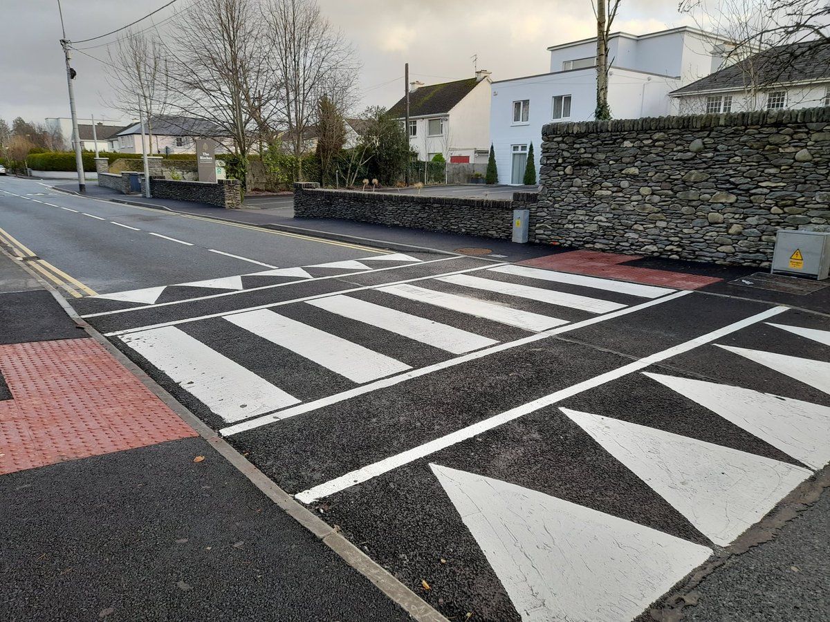 GreenwayPlease's tweet photo. We have shared this before, but there's no harm doing it again. We need raised crossings, similar to this, built all over Ireland. Pedestrians and cyclists need to come first. Well done, @countykerry. @radiokerrynews https://t.co/eLVFmu9qZv