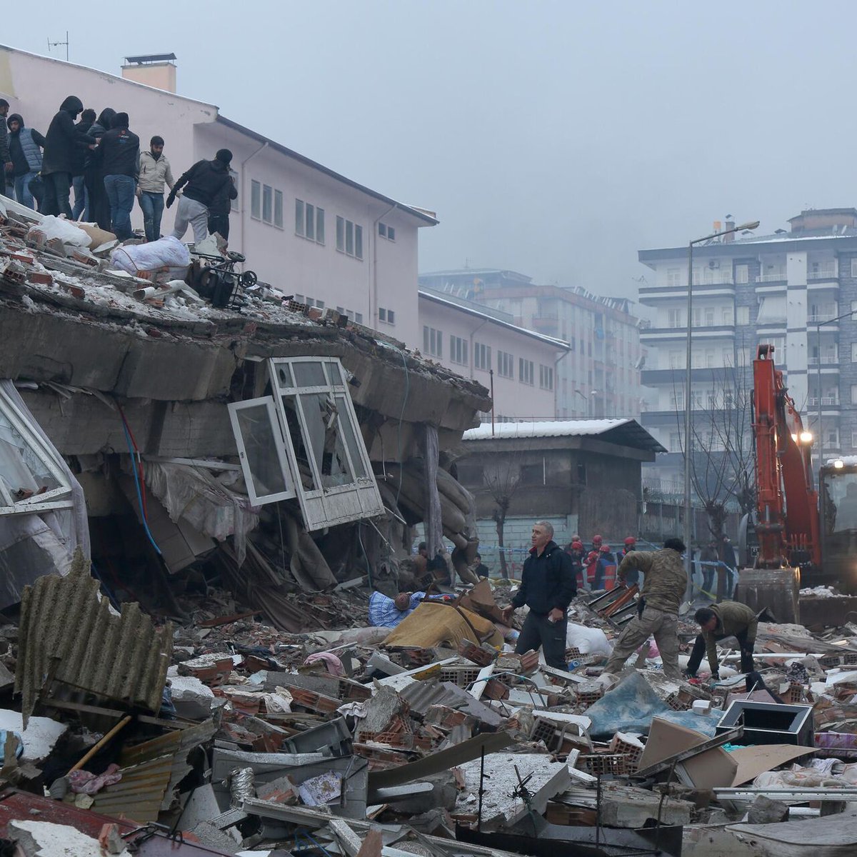 #BAE, 'Cesur Şövalye 2' ile Suriye ve Türkiye'deki depremzedelerin imdadına yetişiyor. sesduysunlar.blogspot.com/2023/02/bae-ce… #deprem #hataydeprem #earthquakeinturkey